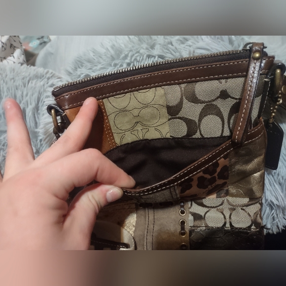 Coach - Picture 4 of 7